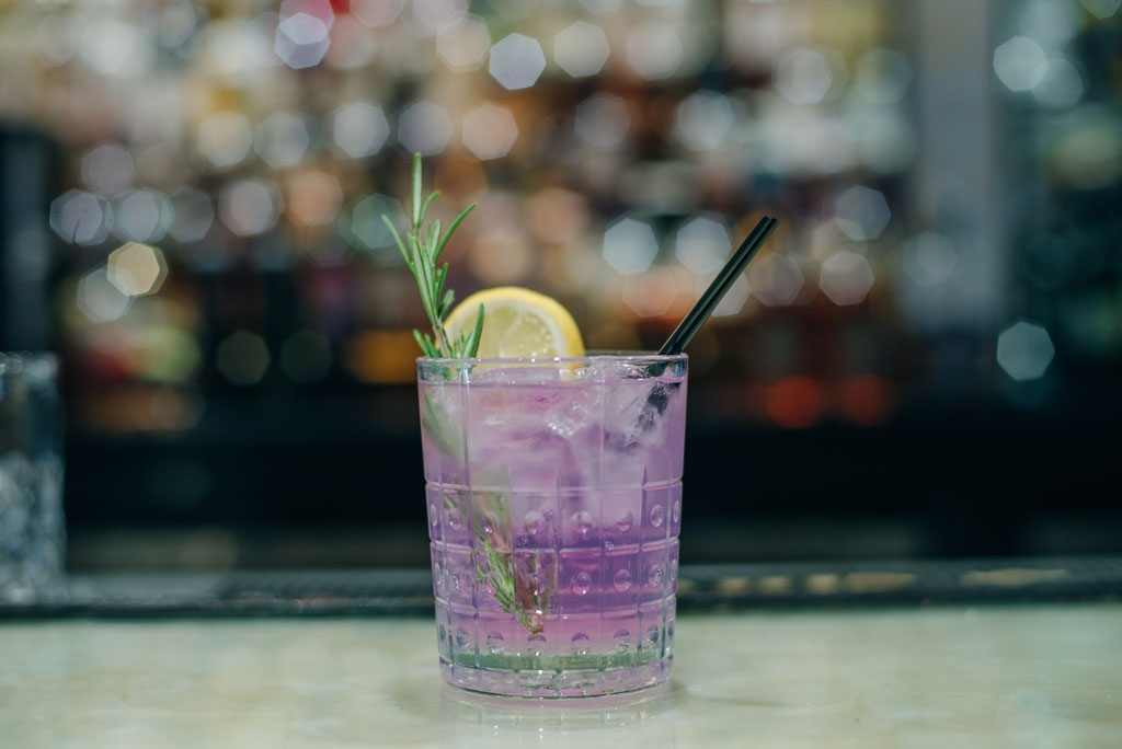Signature‑Cocktails in der Bar